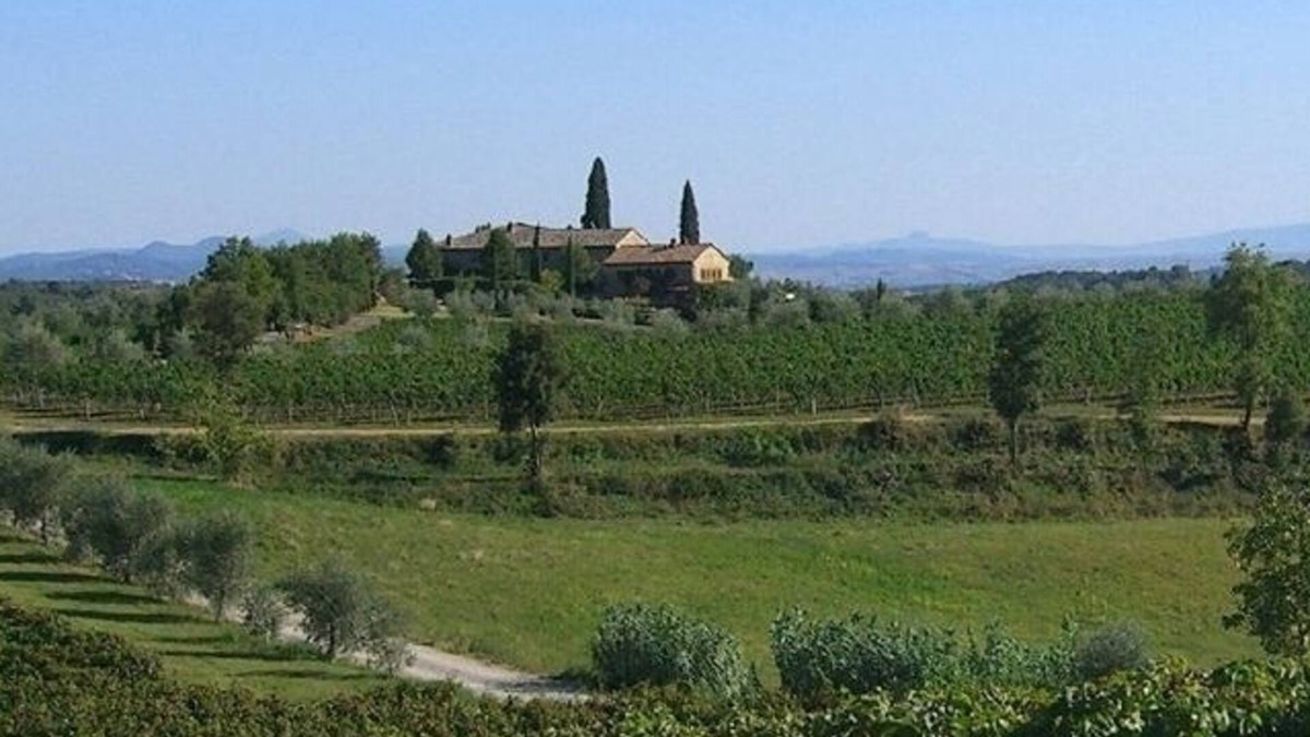 Castelnuovo Berardenga House | Air Conditioned 15th Century House with Pool on Wine Estate