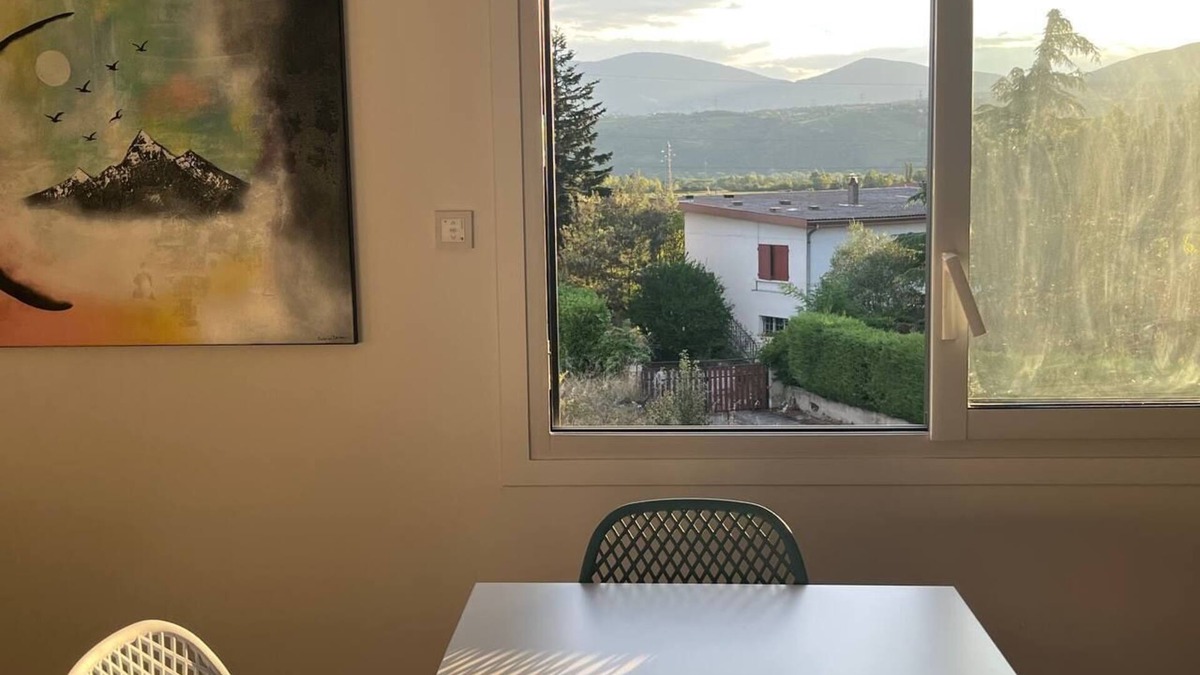 Saint-Clair-du-Rhone Apartment | Air-conditioned accommodation at the foot of Pilat. New. 6 to 7 passengers. fully equipped.