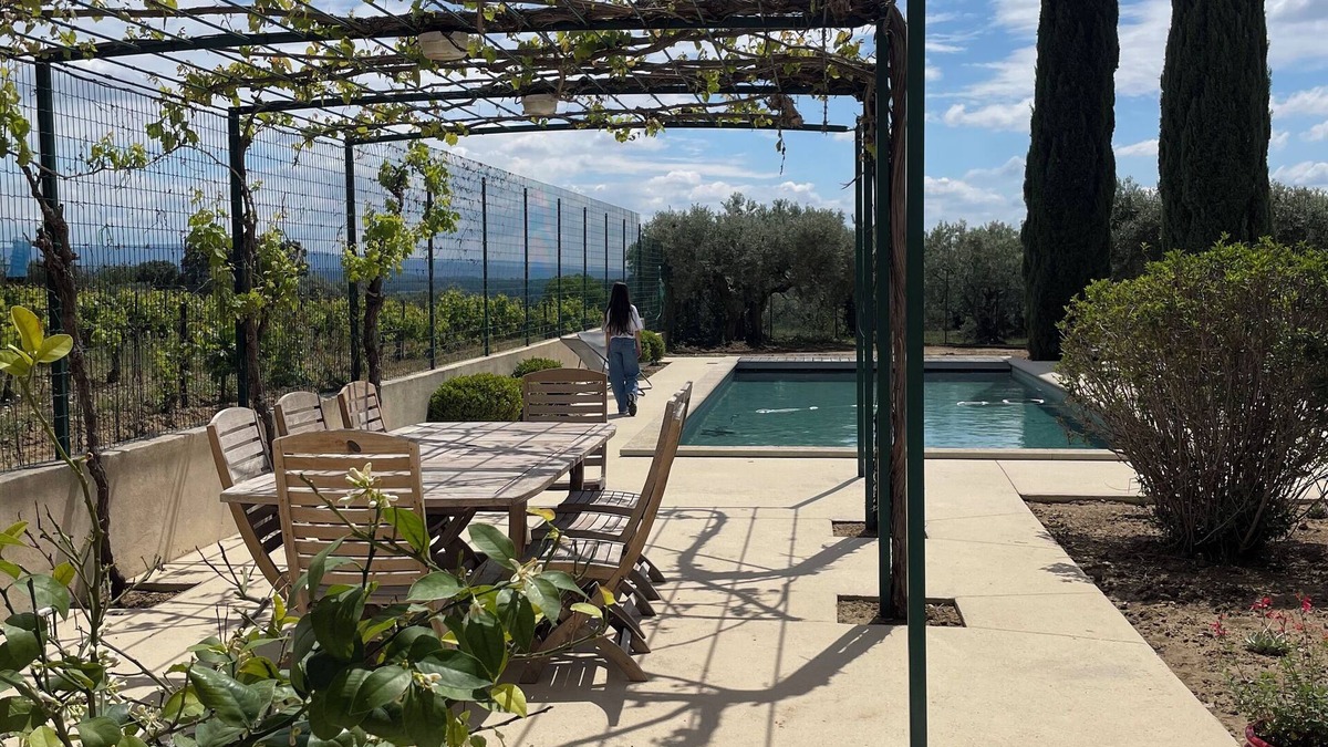 Beaumes-de-Venise Villa | Air-conditioned villa between vineyards and olive groves: 4 bedrooms and private pool