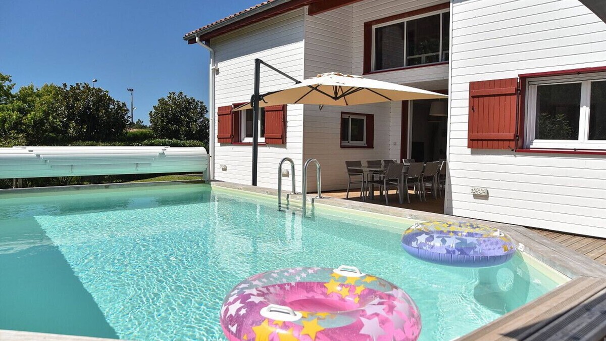 Saint-Jean-de-Luz House | Air-conditioned house for 12 people with swimming pool in Saint Jean De Luz