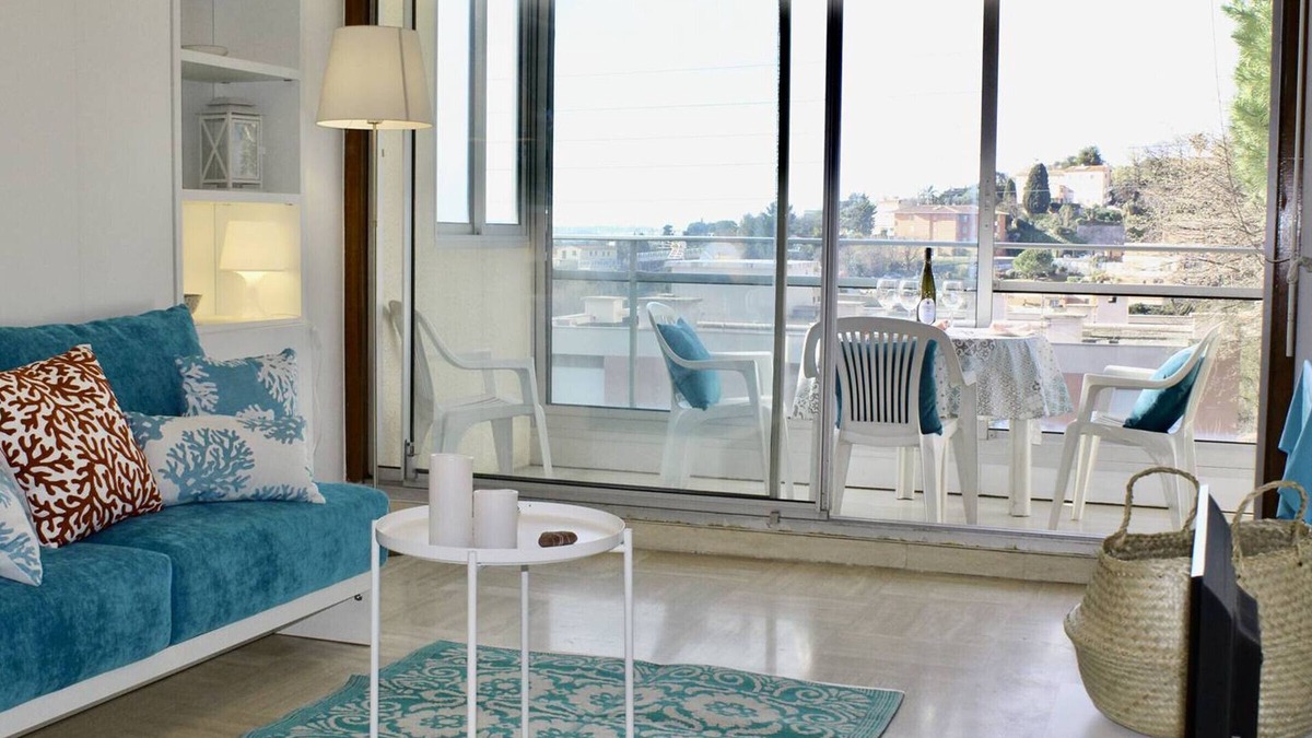 Bastide Giraud Apartment | Air-conditioned studio, pool & parking, near beach