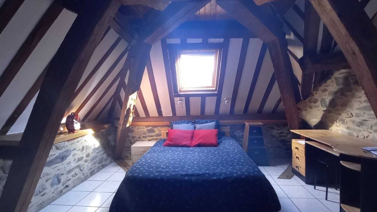 Rocroi Apartment | Air-conditioned apartment, view of the Remparts, private parking, room for 2 bicycles.