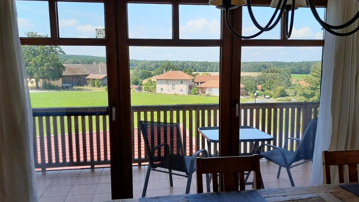 Loifling Apartment | Air-conditioned apartment (110sqm) with balcony and 2 bedrooms