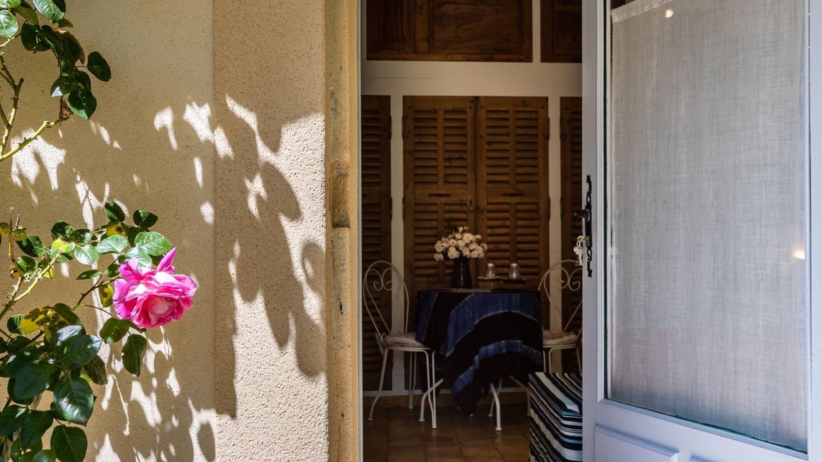 Grans Cottage | Air-conditioned B&B Provence Quiet Countryside Swimming pool Private SPA