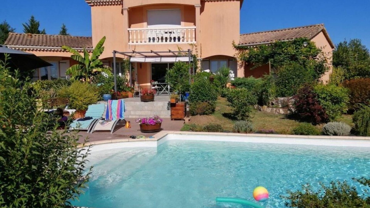 Saint-Remy House | Air-conditioned country house with heated swimming pool in Périgord