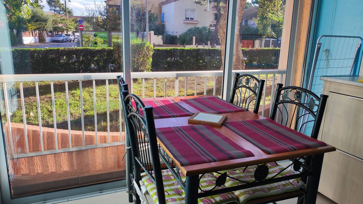 Argeles Plage Apartment | Air-Conditioned Apartment with Parking, 450m from Beaches