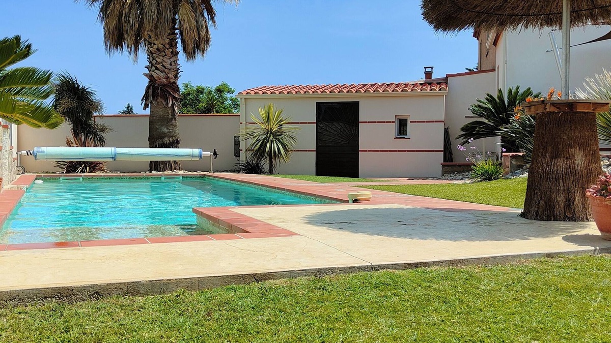 Saint-Hippolyte Villa | Air-conditioned villa with heated pool and jacuzzi
