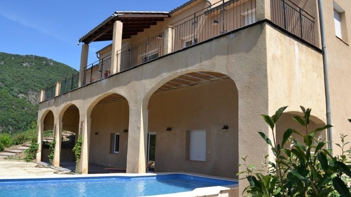 Vieussan House | Air-conditioned gîte with private pool, boules pitch, 5 minutes from the Orb river