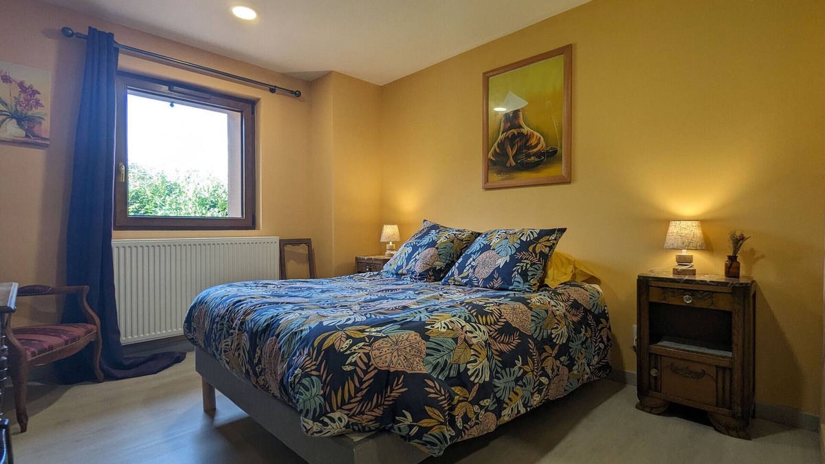 Rehaupal Bed & Breakfast | Air-conditioned room with private bathroom, garden access
