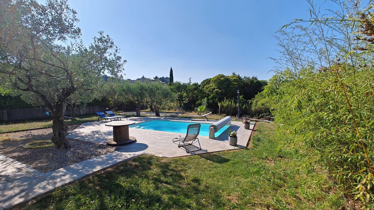 Saint-Bres House | Air-conditioned villa with pool at the gateway to the Cévennes