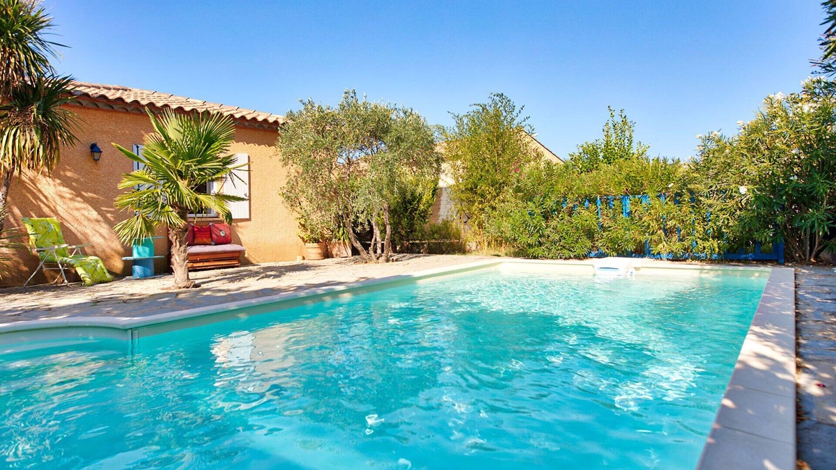 Neffies Villa | Air-conditioned villa with pool and garden - Entire accommodation