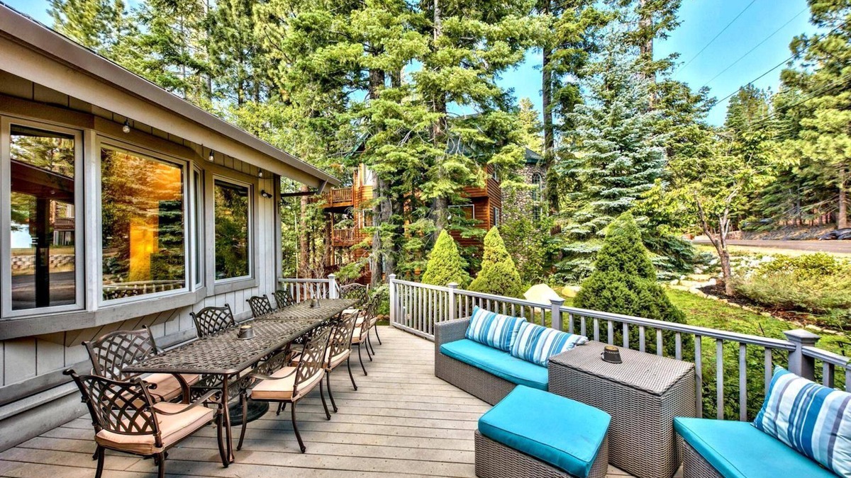 Montgomery Estates Cabin | Air Conditioning, Walk to Trails, Game Room, Hot Tub, 10 Beds, Large 5br, Near Lake