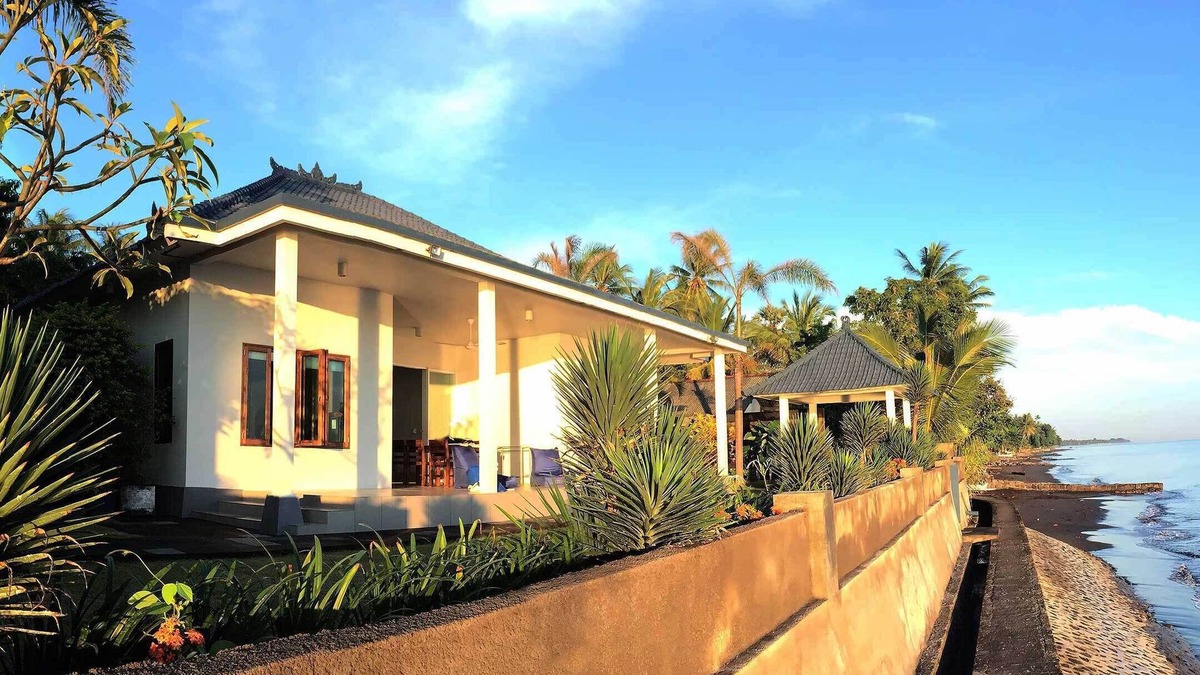 Bukti Villa | Air Sanih Beach Villa 3 Br