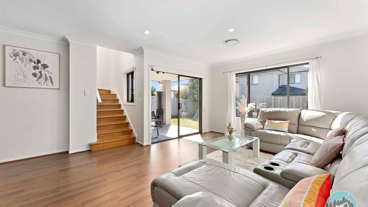 Schofields House | Aircabin - Tallawong - Elegant Home - 4 Beds House