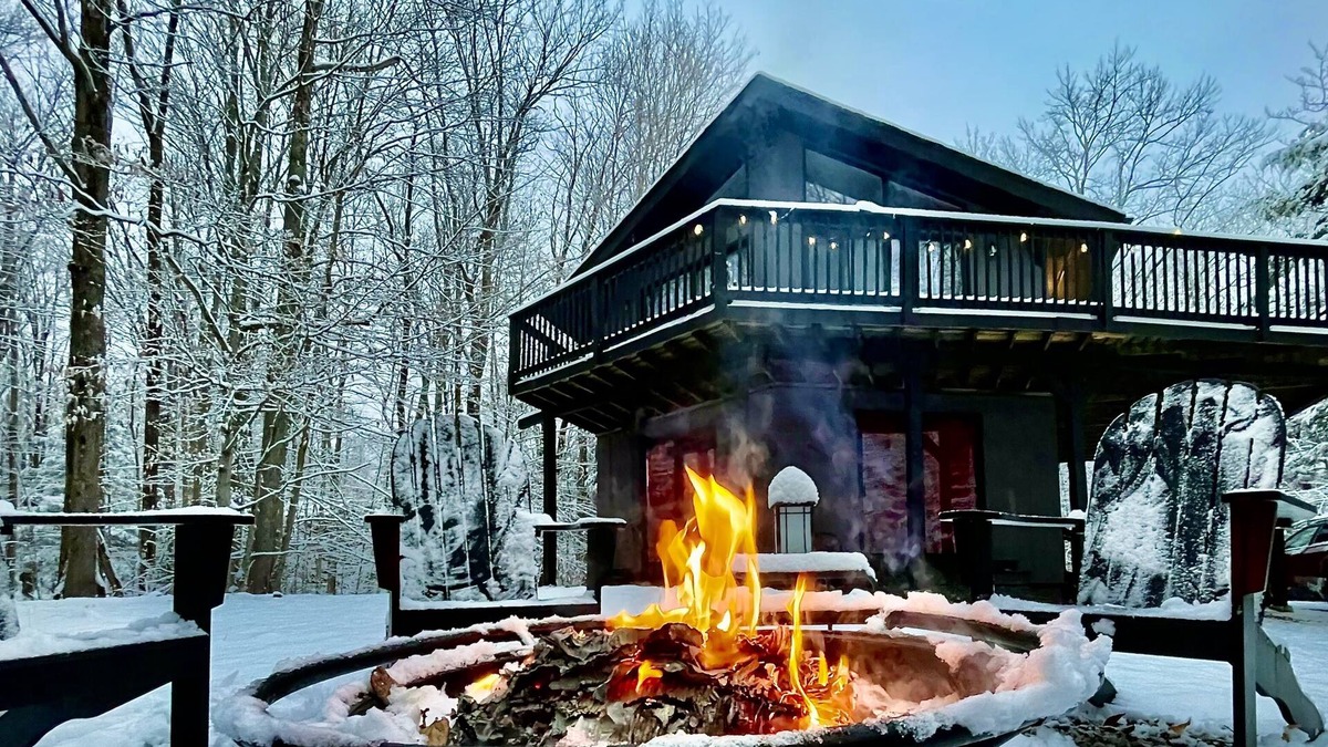 Blakeslee Ski Chalet | AIRE - Zen Oasis Retreat Private/Hotub/Sauna/Pool Table/Poker/Firepit/Bbq
