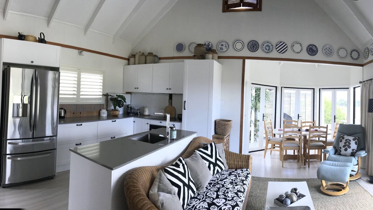 Pauanui House | Airfield property that has a beach vista, enjoy the sunny north-facing bbq area