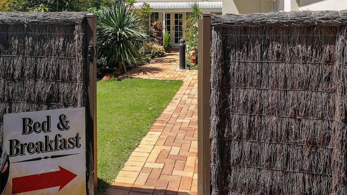 Redcliffe Bed & Breakfast | Airport B&B