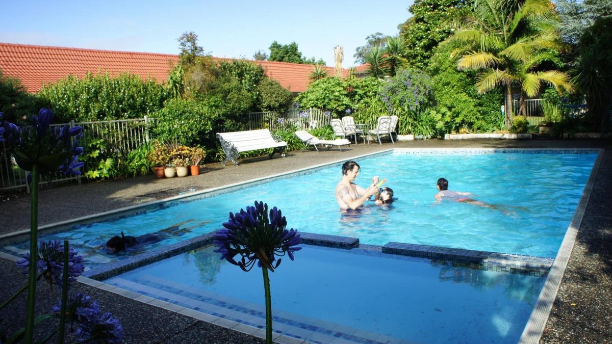 Mangere Hotel | Airport Gold Star Motel