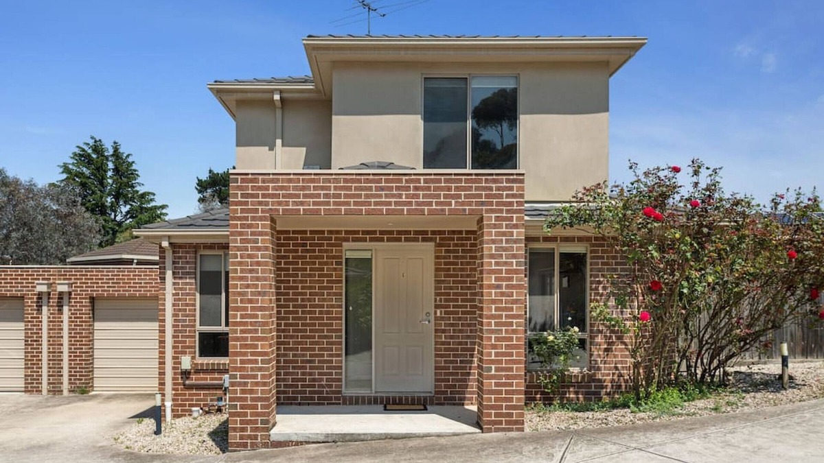 Airport West House | Airport West Stunner by Ready Set Stay- Close to Melb Airport & Pet Friendly