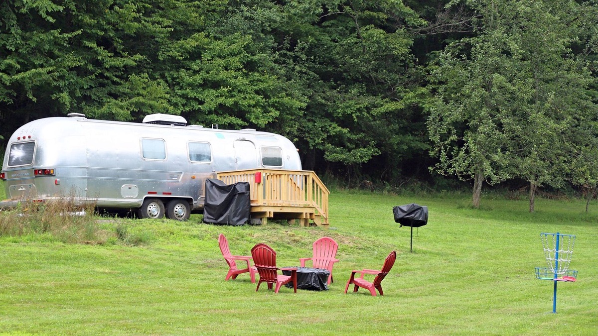 Hartwick House | Airstream on Turkey Hill *1* - Glamping in Ctown