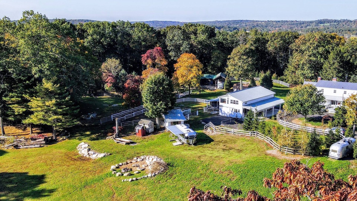 Stevenson House | Airstream Retreat on The Farm