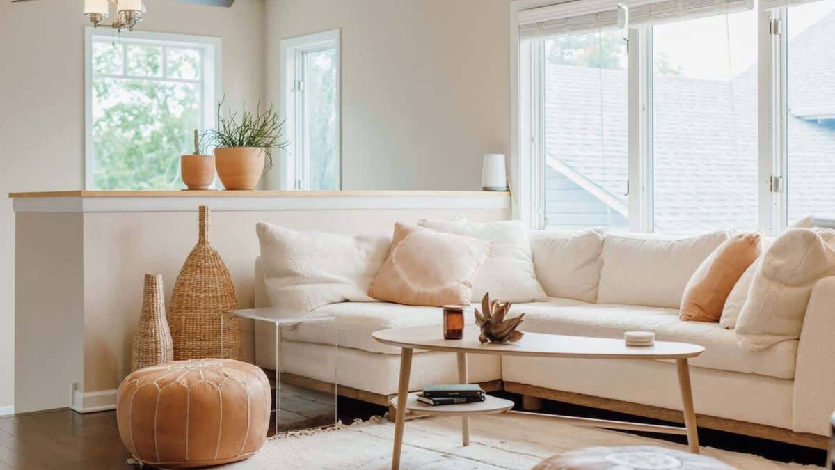Northeast Minneapolis House | Airy, Bright Boho Digs/King bed, best sleep