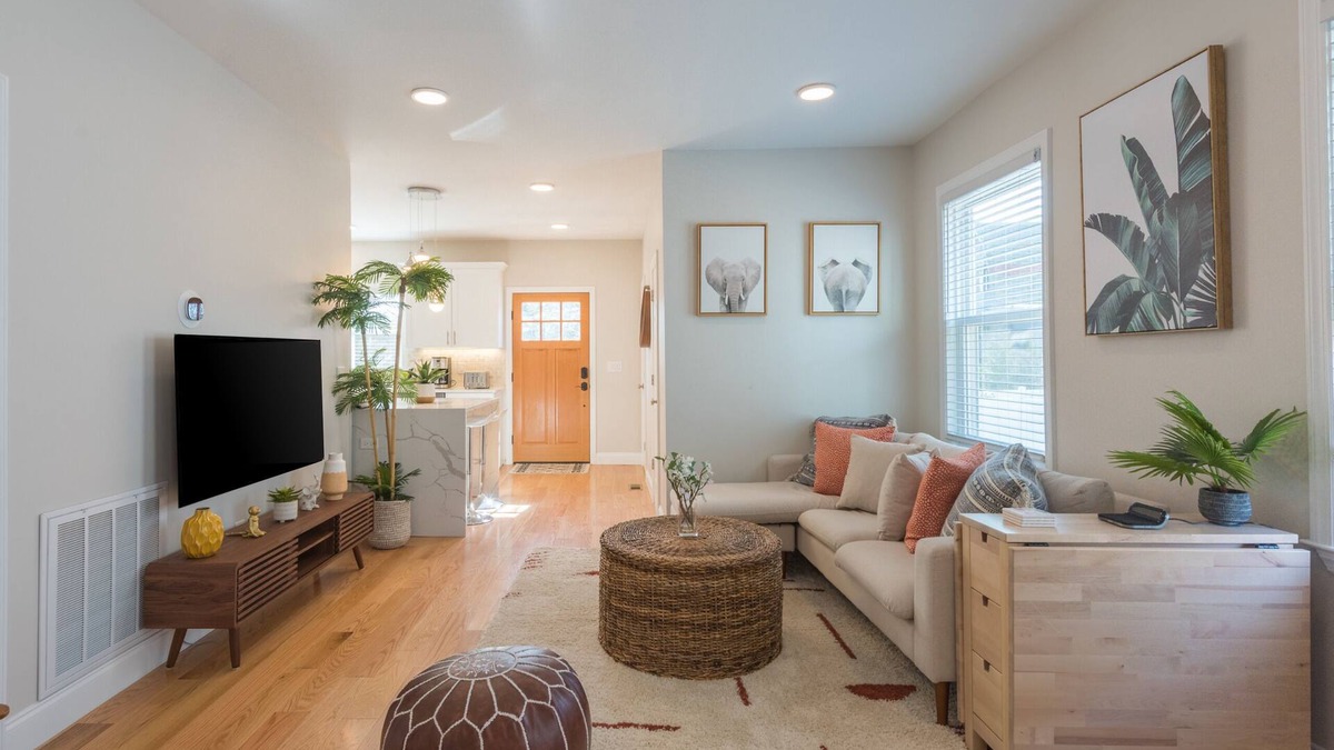 Princeton Condo | Airy Downtown 1BR w/Parking