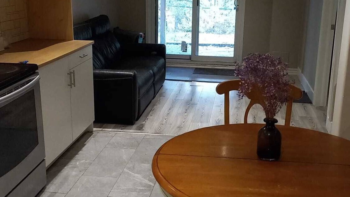Pickering Apartment | Airy, spacious, nature facing walk-out suite