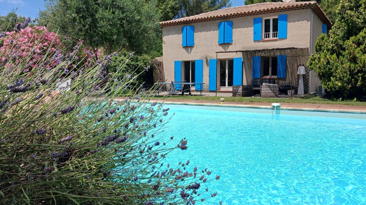 Fuveau Villa | Aix en Provence, Provencal, três large pool, huge playground