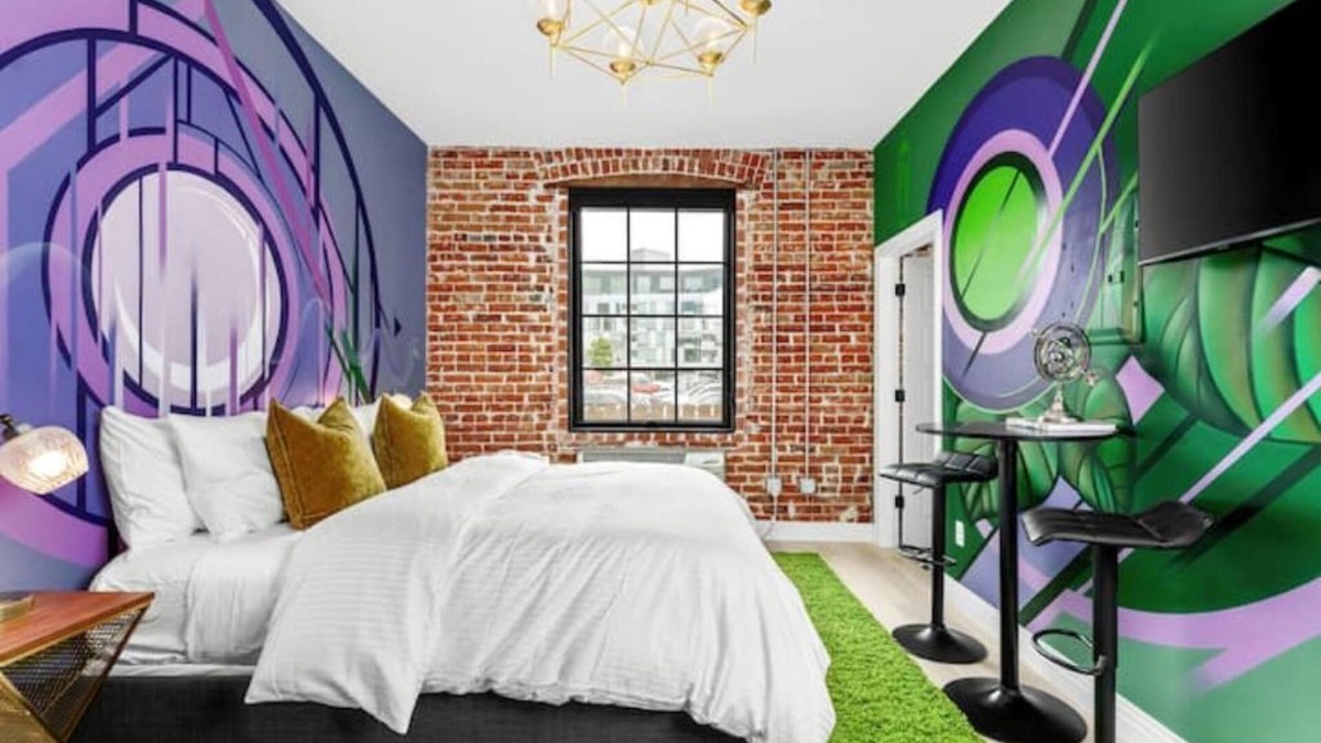 Golden Triangle Apartment | AJ Davis Art Suite 108