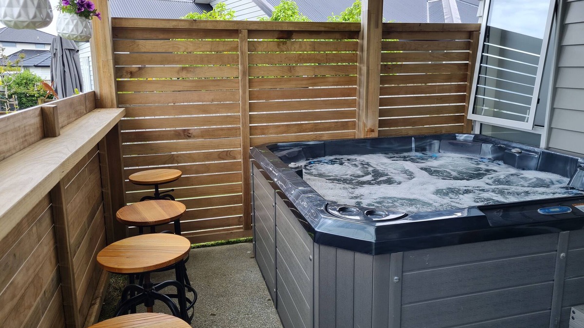 Silverdale Apartment | AJ's Nook - Modern apartment near Orewa Beach on Hibiscus Coast