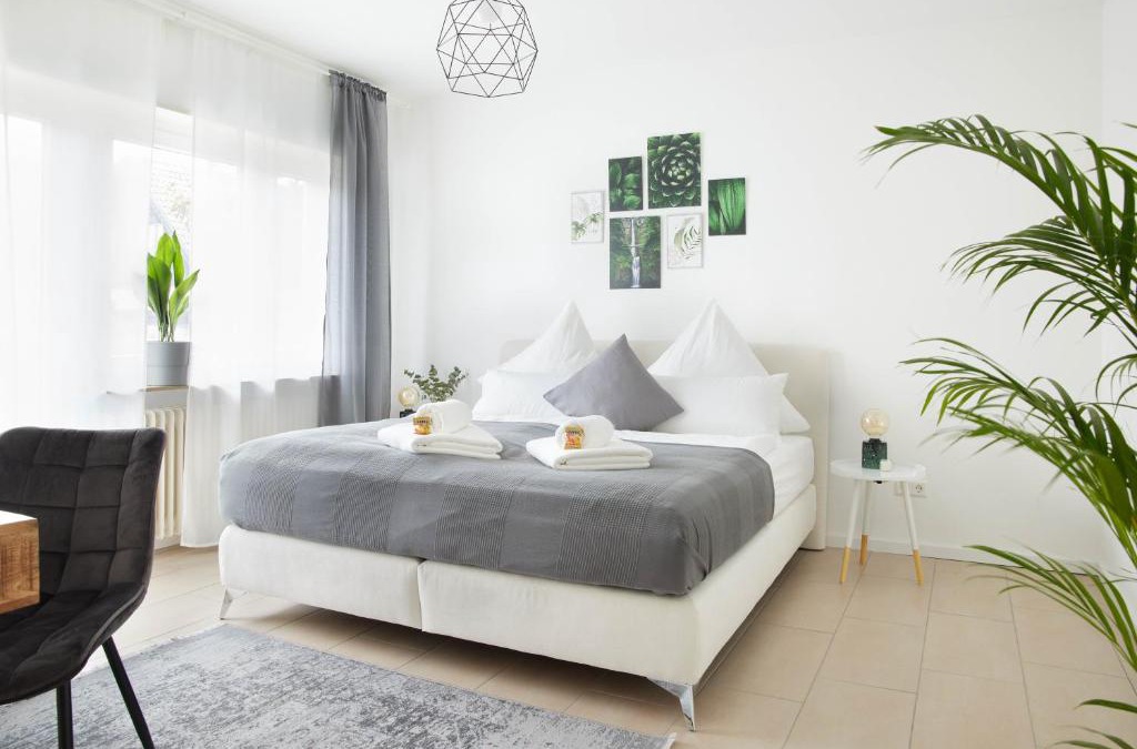 Walldorf Apartment | Ajko Homes - Design Apartment - Parkplatz - Balkon - Netflix - 6 Pers