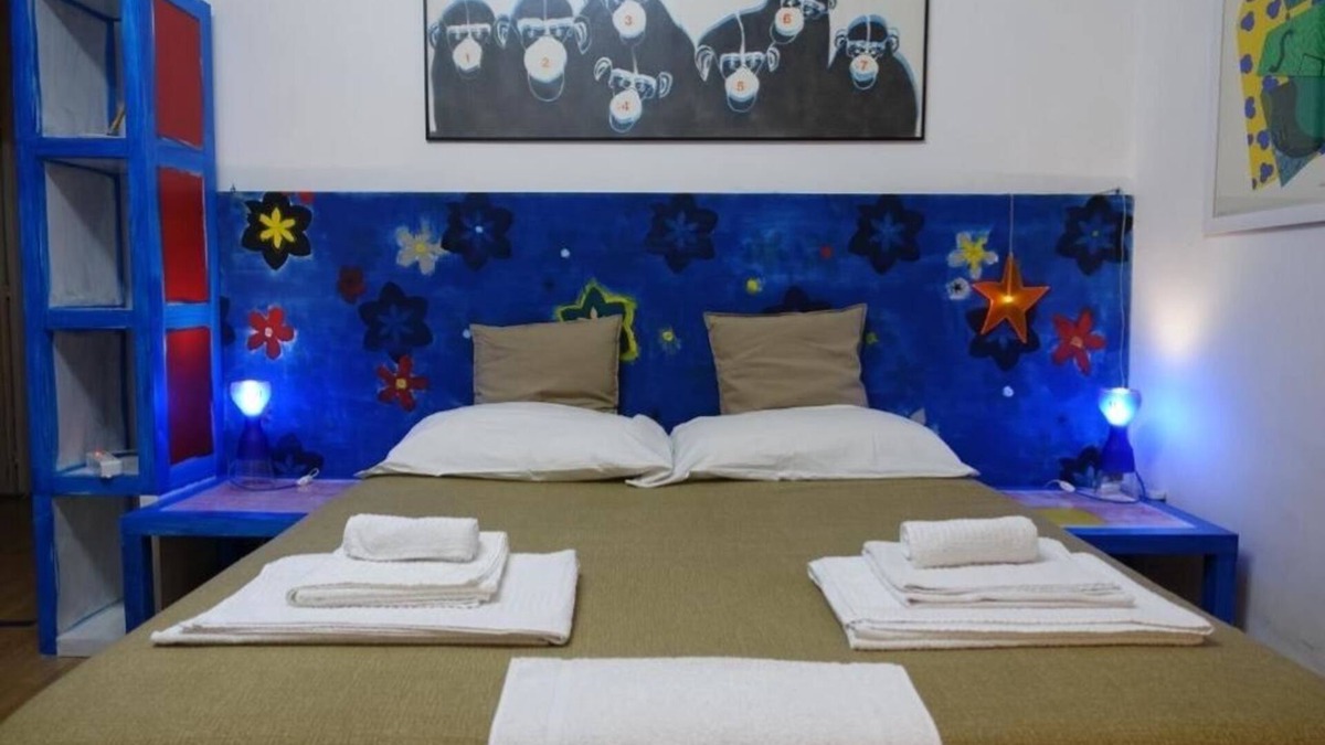 Rione Sanita Bed & Breakfast | aKasa by Fock: eCulure Deluxe Double Bed with Sofa Bed 1 1/2