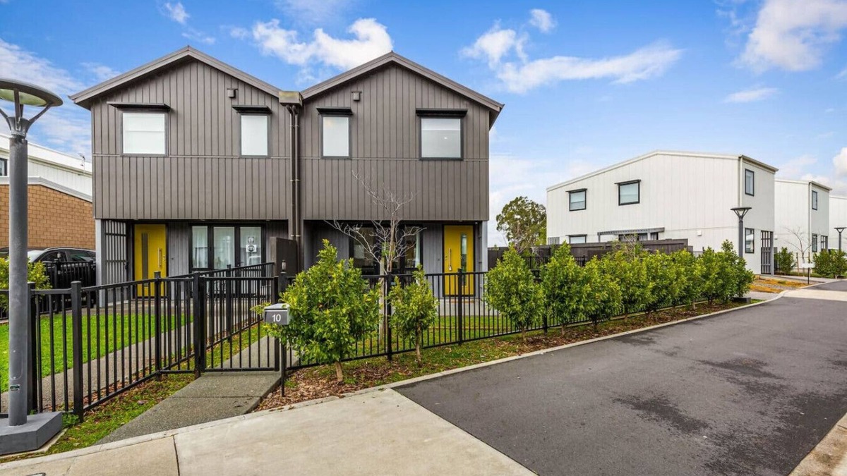 Mangere House | AKL A/Port 6 km, free car park, spacious & Bright