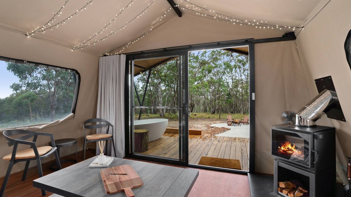 Running Stream Hotel | Akuna Estate