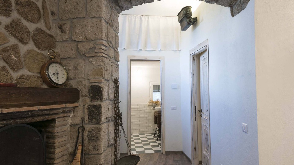 Ronciglione House | "AL BORGO DI SOPRA" is located in the medieval villages of Ronciglione.