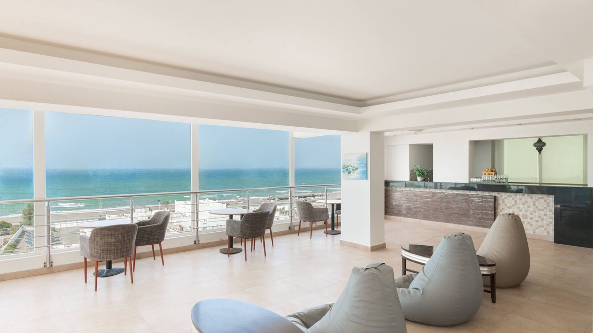 Seeb Hotel | Al Hail Waves Hotel Managed By Centara