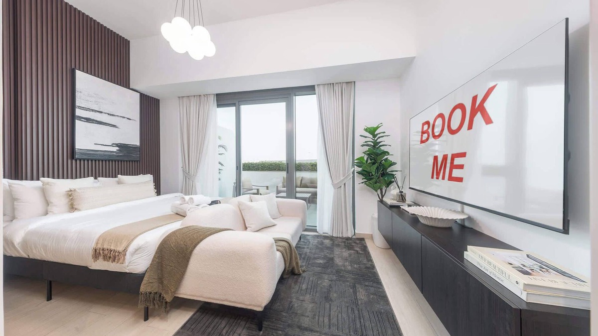 Jadaf Apartment | Al Jaddaf Sleeps 3 with Pool & Play Area!