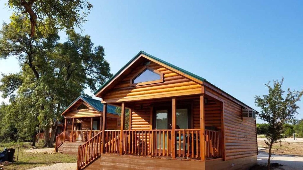 Pipe Creek Cabin | Al's Hideaway Bulli Cabin
