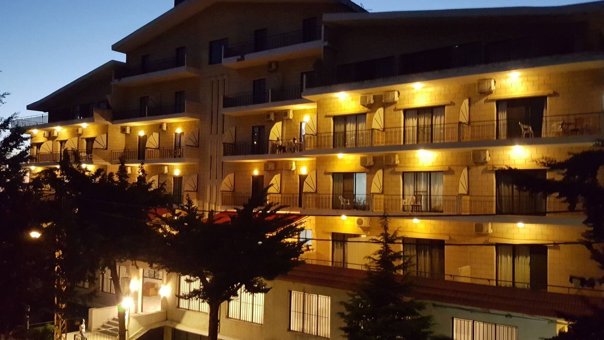 Bhamdoun Hotel | Al Sakhra Hotel