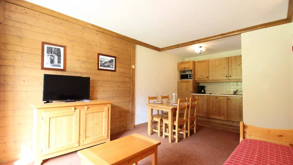 Val Cenis Apartment | ALA201 : 4 person apartment at the foot of the slopes with swimming pool