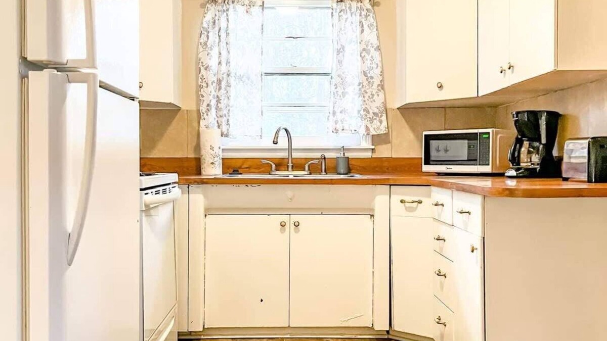 Normal House | Alabama Alcove Summar