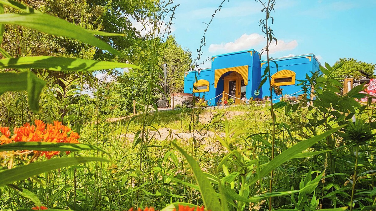 Creola Cabin | Aladdin inspired cabin Hot Tub Pet Friendly 3 Miles from Hocking Hills State Pk