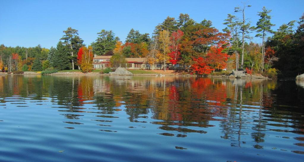 Orland Bed & Breakfast | Alamoosook Lakeside Inn Orland