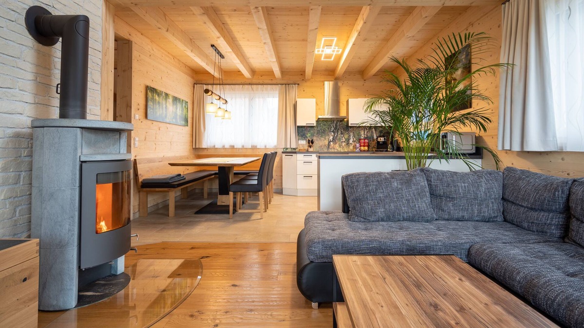Gemarkung Oberdigisheim Ski Chalet | Alb Chalet: Detached vacation home with whirlpool, infrared cabin and wood-burning stove