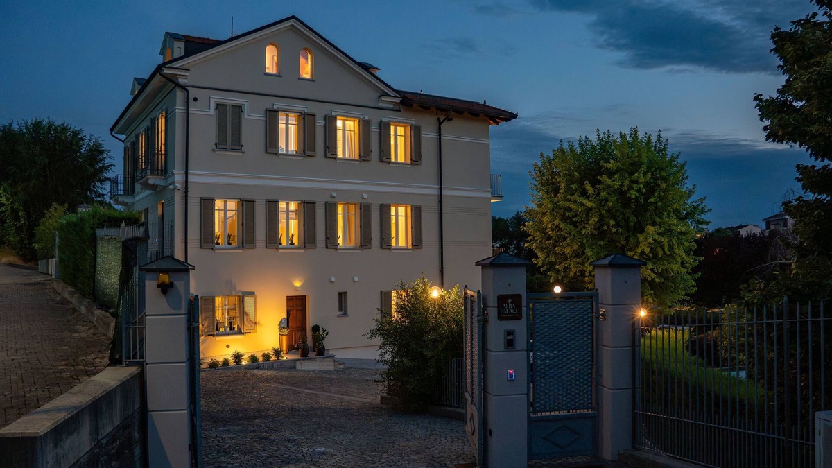 Alba Apartment | Alba Palace Luxury Apartments - Pink