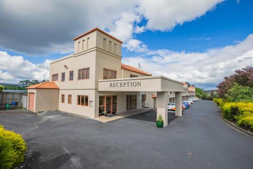Albany Hotel | Albany Executive Motor Inn Limited