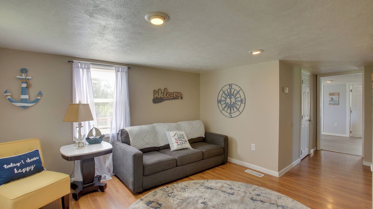 Albany Cabin | Albany Family Lake Getaway Near State Parks!