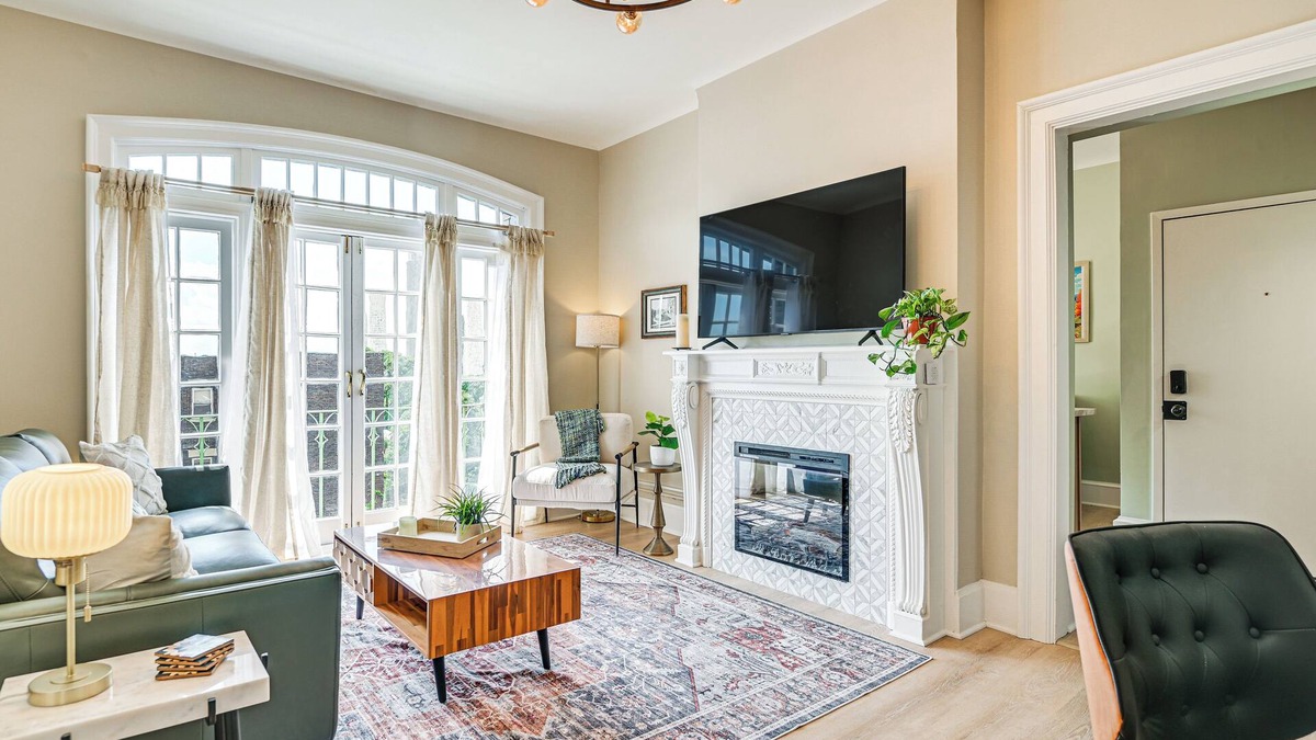 Albany Condo | Albany Vacation Rental w/State Capitol Views!