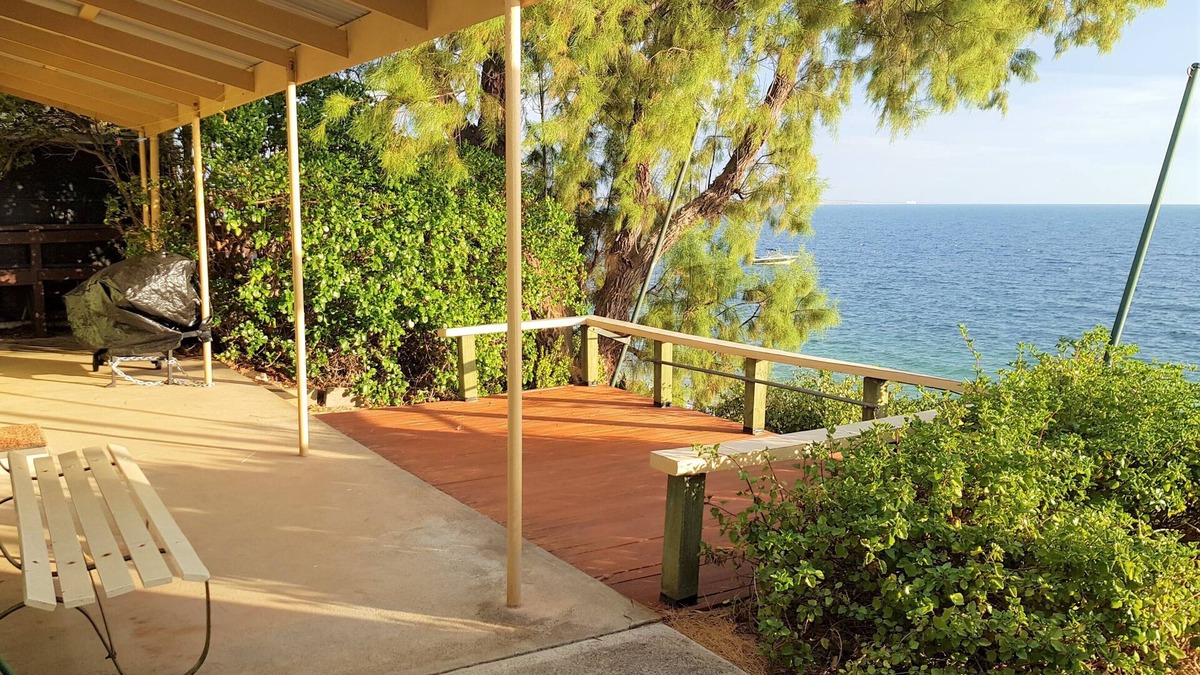 Muloowurtie Hotel | Albarino, Black Point
